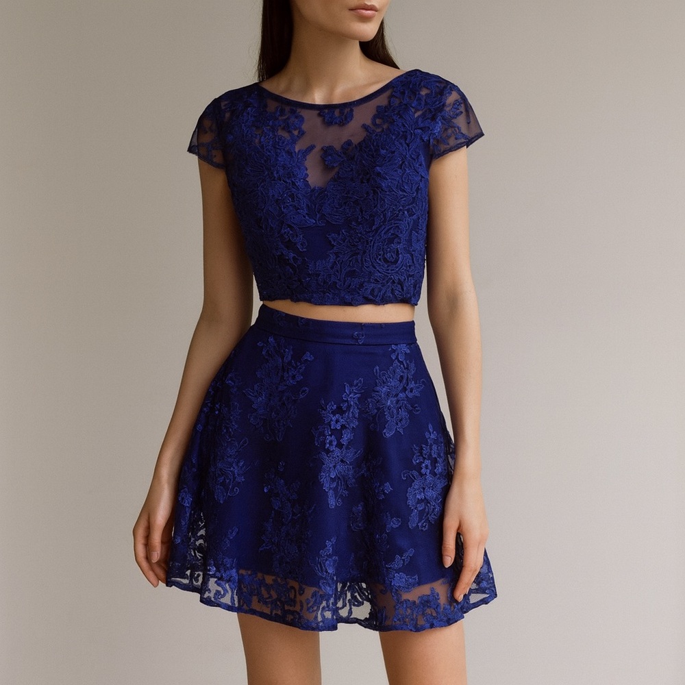 NWT Maniju 2 piece Lace Skirt / Dress Set Size Small